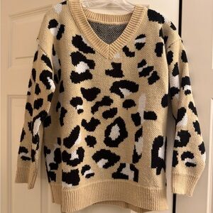 Women’s Leopard Print V-Neck Sweater Size Small